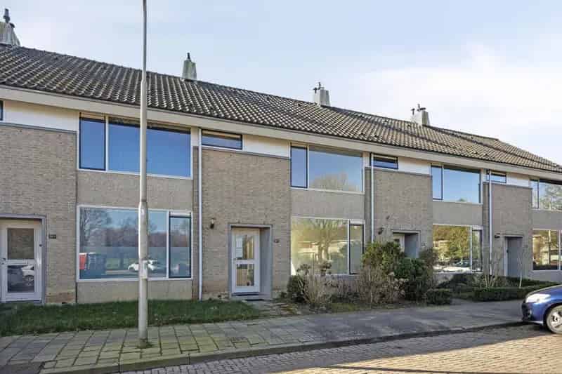 Ruime eengezinswoning Weezenhof 4 slaapkamers diepe tuin