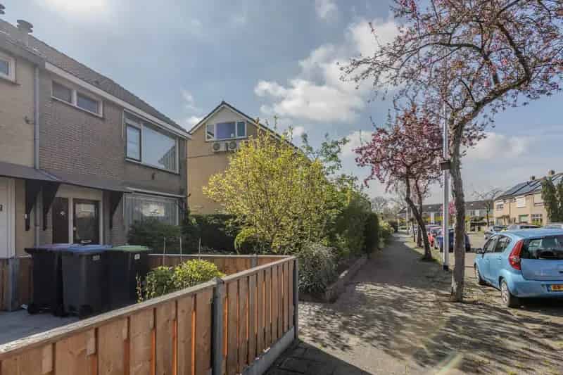 Ruime 4 Slaapkamers Familiewoning Sterrenkwartier