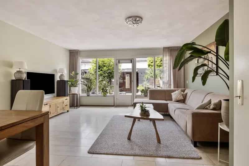 Moderne 5 Kamer Eengezinswoning te 's-Gravenland