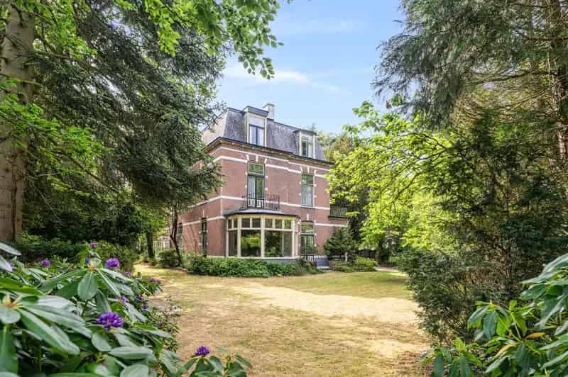 Huis te koop Hilversum Nimrodlaan:  Monumentale Villa met Panoramisch Uitzicht