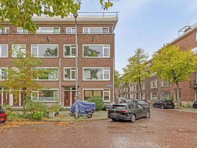 Moderne Bovenwoning Blijdorp 63m2 Balkon Zuid gerenoveerd
