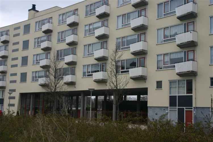 Woningruil De Rade 151: Balkon en Kelder