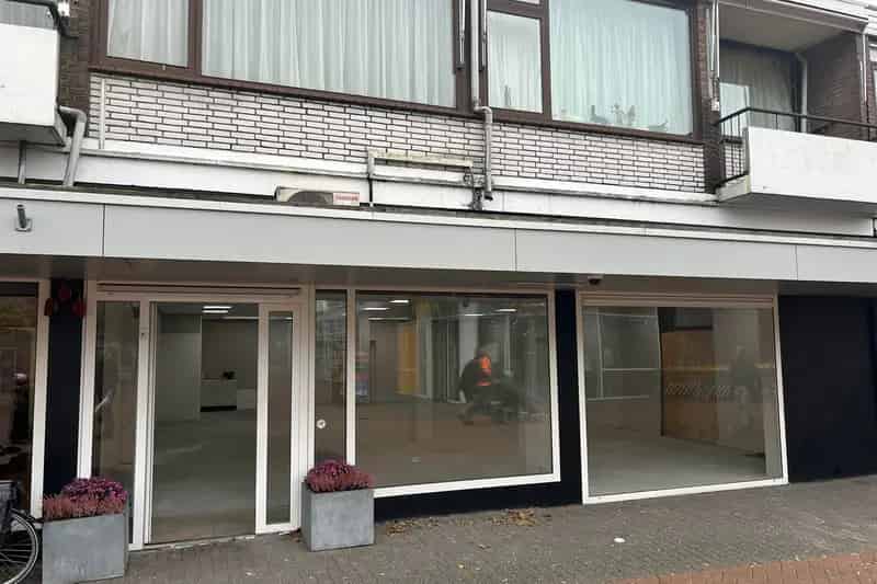 Winkelruimte Hoogvliet te Huur 140m2