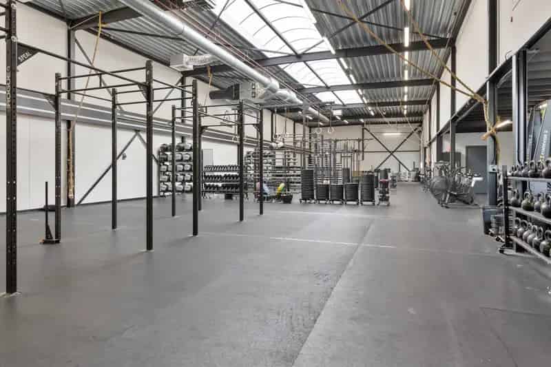 Belegging Almere: Bedrijfsverzamelgebouw met 7 Huurders