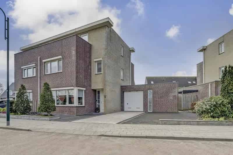 Ruime Tweekapper 4 slaapkamers Sint Annaland