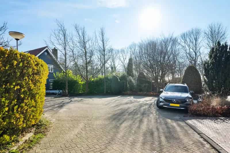 Vrijstaande Villa Heerlijk Rustig gelegen 4 slaapkamers 2 badkamers