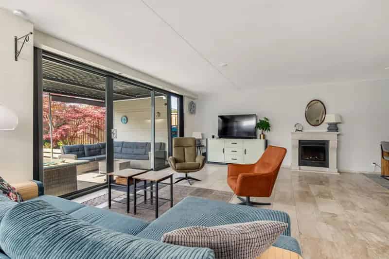 Tweekapper Literatuurwijk Almere 4 slaapkamers carport tuin zuidwesten