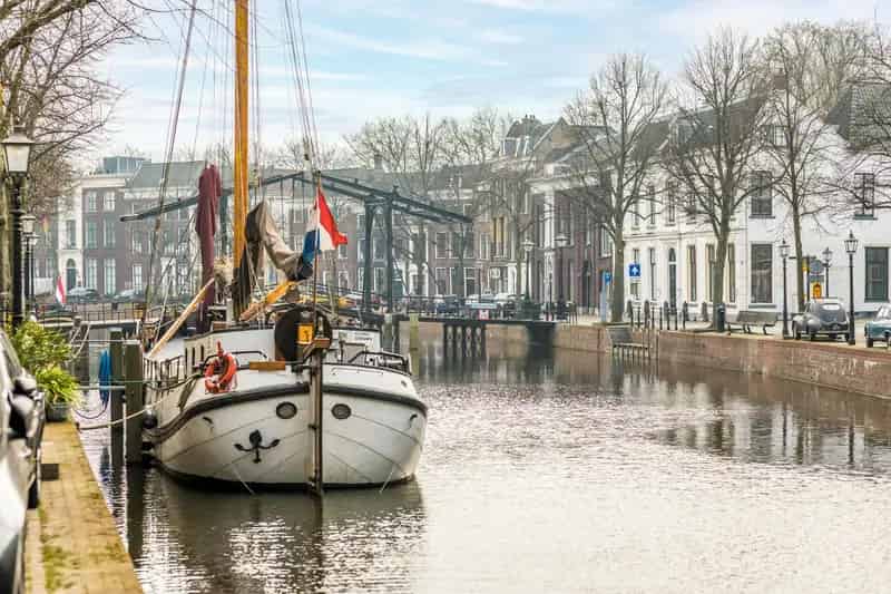 Huis te koop Schiedam: Grachtenpand met Restaurant