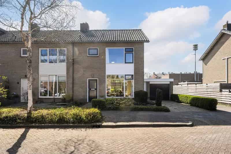 Hoekwoning Oud Westenholte 4 slaapkamers garage tuin