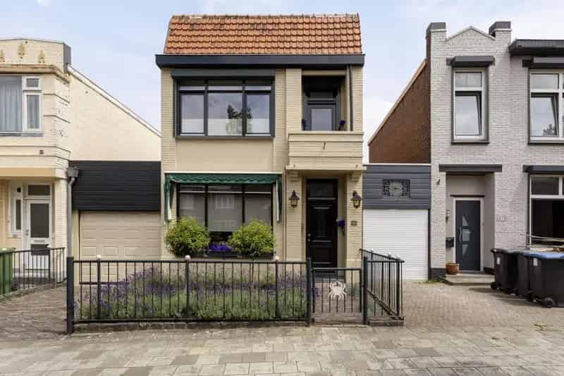 Gezinswoning Bergen op Zoom - Instapklaar - 3 slaapkamers - Garage - Tuin