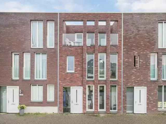 Ruime Tussenwoning Homeruskwartier 4 Slaapkamers Dakterras