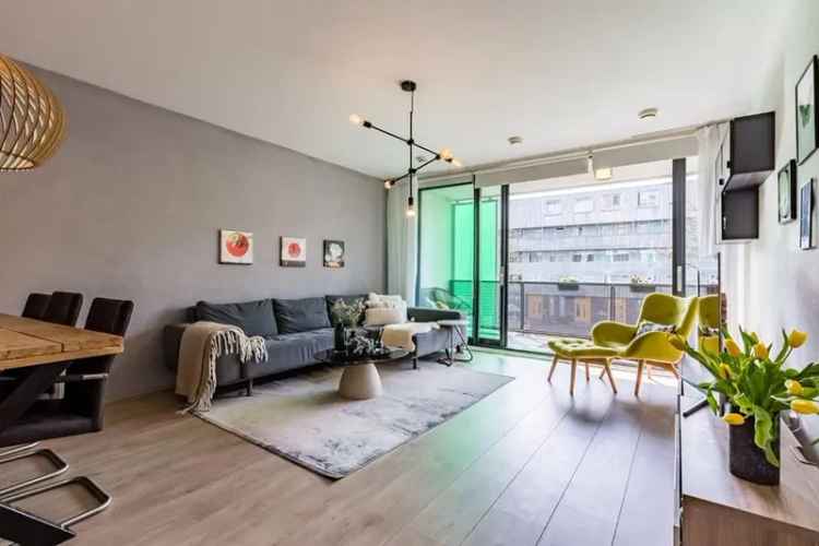 Amsterdam West 4-kamer appartement met 2 balkons en parkeerplaats