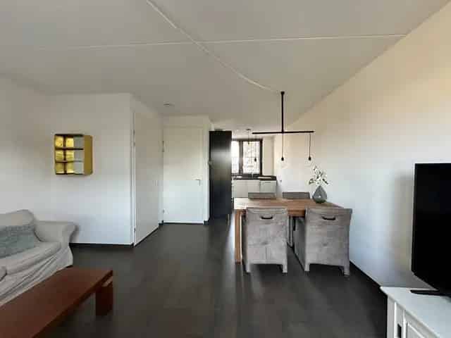 5 Kamer Eengezinswoning te huur Zwaag