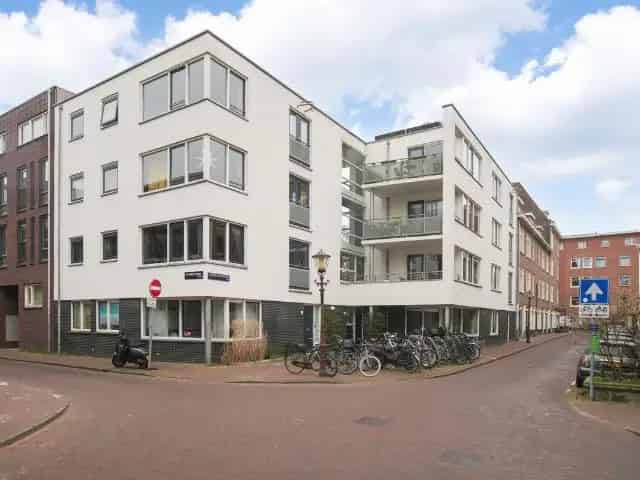 Benedenwoning Amsterdam Bellamybuurt 61m2 groot terras