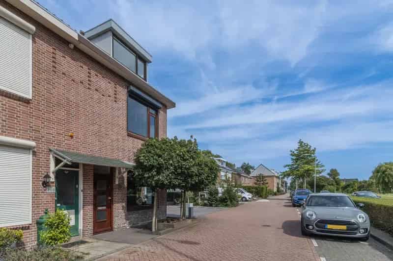 Huis te koop 4 slaapkamers s Gravenzande moderne keuken tuin park