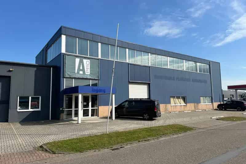 Bedrijfshal te Huur Nieuwleusen 1120m² Opslag Logistiek Showroom