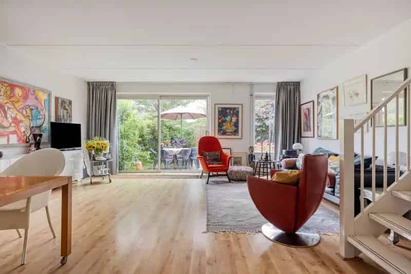 Ruime Hoekwoning in Huntum Amsterdam 3 slaapkamers Zonnige Tuin