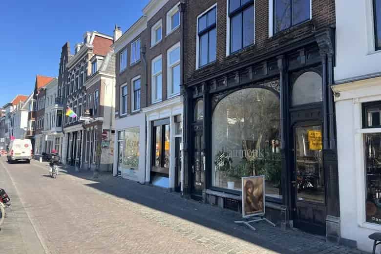 220m2 Winkelruimte Utrecht Oudegracht te Koop