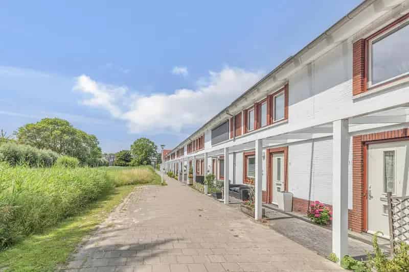 Semi-bungalow Zoetermeer Tuin Badkamer Beneden 3 slaapkamers 137m2 A+
