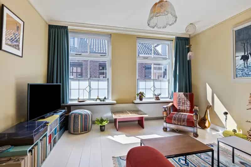 Huis te koop Doesburg Nieuwstraat: moderne stadswoning met diepe tuin