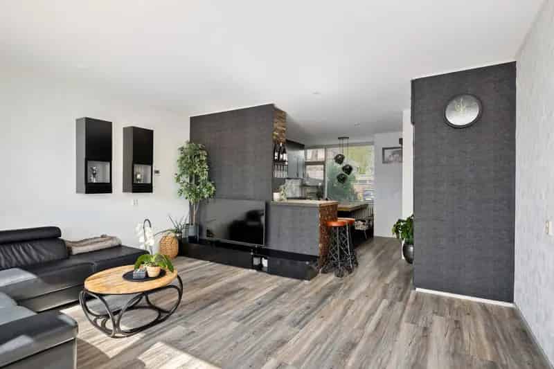 Huis te koop Looiersdreef Apeldoorn: Ruime gezinswoning met tuin