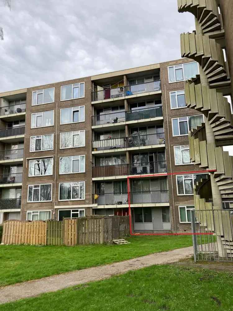 Maisonnette Wormerveer: 6 Kamers, Balkon, Lift, Gratis Parkeren
