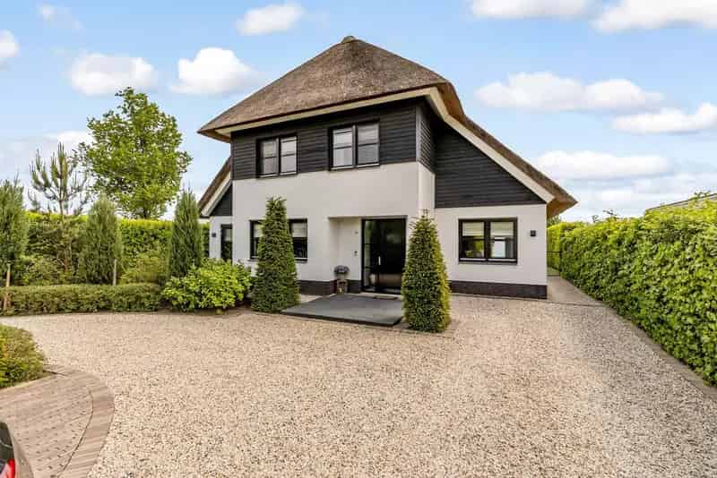 Luxe Villa Lelystad Buitenhof 5 slaapkamers Tuinhuis