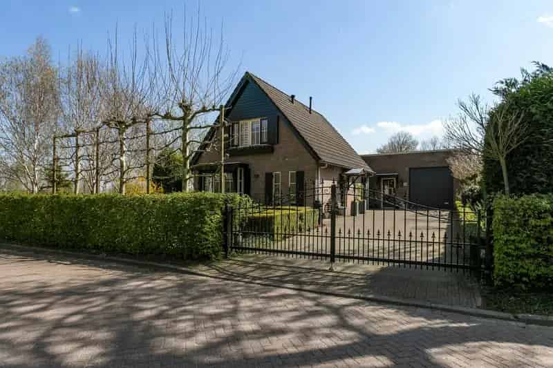 Bedrijfshal Sint Philipsland te Koop  Wonen en Werken
