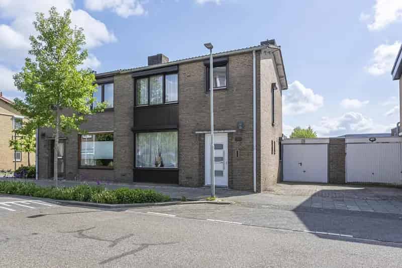 Huis Te Koop , 89, Baanstraat, Landgraaf, Limburg
