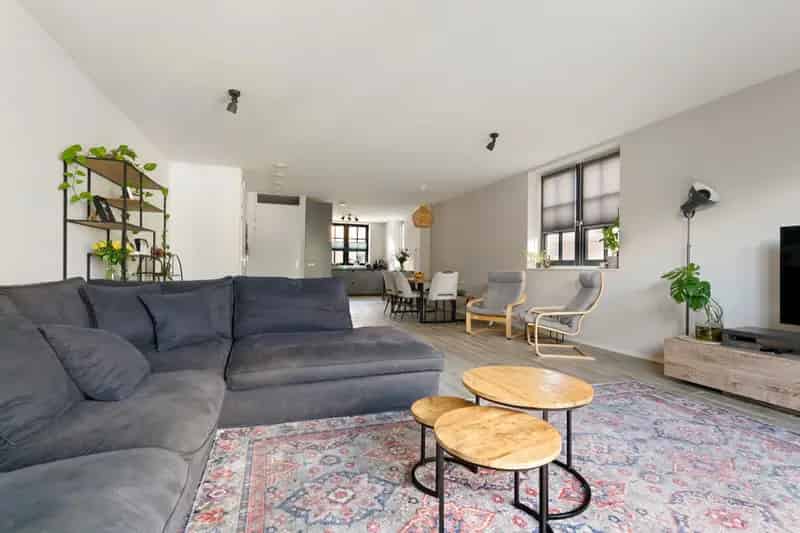 Hoekwoning Tudorgardens 4 slaapkamers 2 parkeerplaatsen