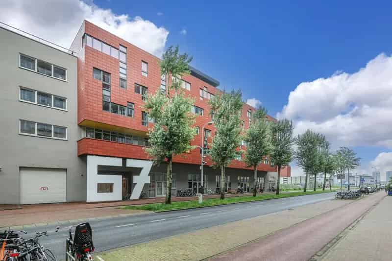 Kantoorruimte Amsterdam Haparandaweg 56m2 Parkeerplaats