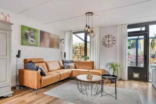 Drive-in woning nabij centrum 3 slaapkamers 11 zonnepanelen