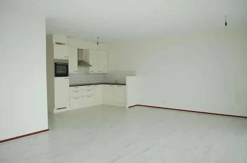 3 Kamer Appartement Almere Buiten Nabij Winkelcentrum En Station