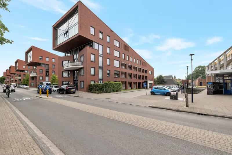 Modern appartement Enschede - Ruim dakterras en parkeerplaats
