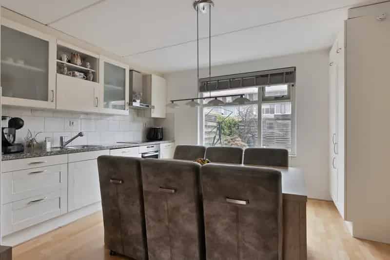 Familiewoning Danswijk Almere - Ruim - Moderne voorzieningen - 8 Zonnepanelen