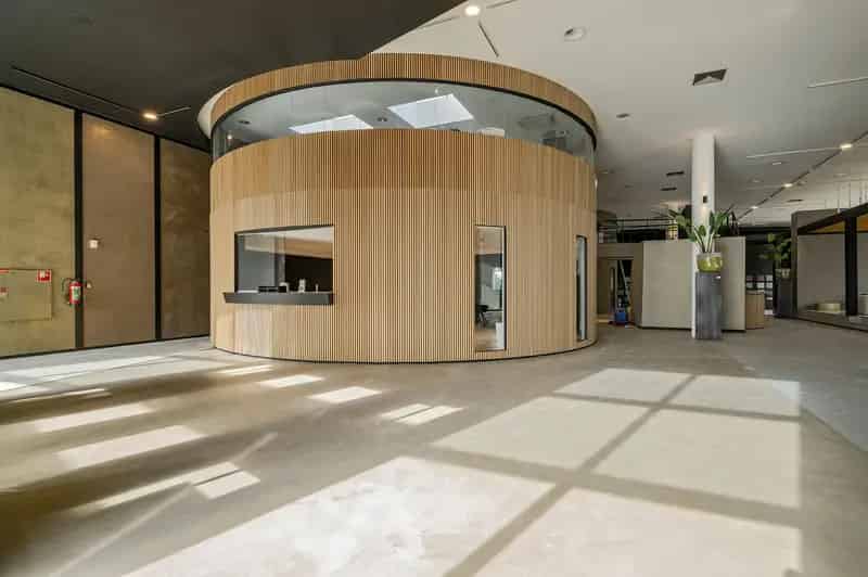 Belegging Culemborg: Gerenoveerd Bedrijfsgebouw met Hoge Huuropbrengst