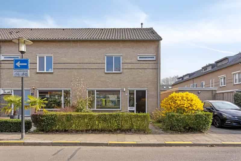 Huis te koop Veghel: Ruime Tussenwoning met Garage en 4 slaapkamers