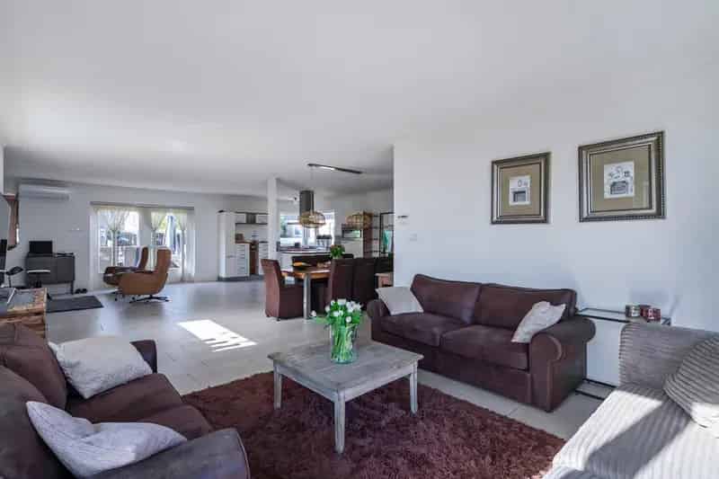 Vrijstaande woning Angeren 195m²  Garage Tuin 560m²