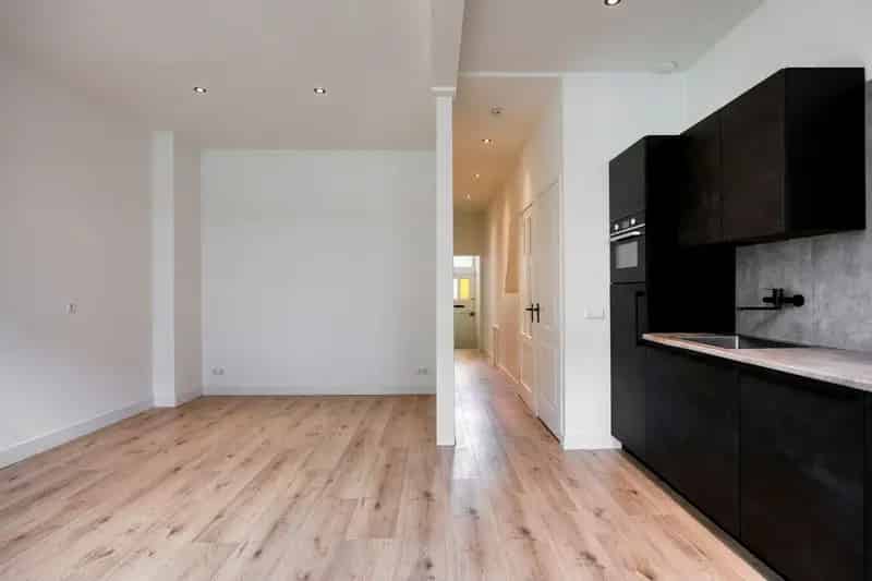 5-Kamer benedenwoning Rotterdam Oude Noorden - Geheel gemoderniseerd