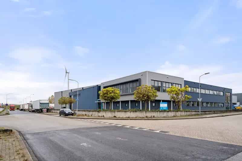 Bedrijfshal te Huur Ede 12092m2 A30 A12