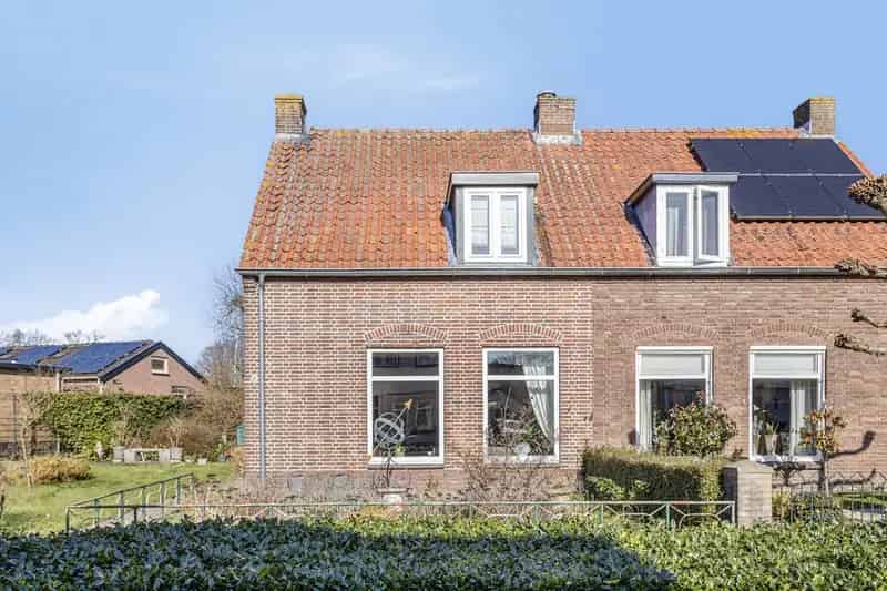 Twee Onder Een Kapwoning Hoogland Ruime Tuin Modernisering