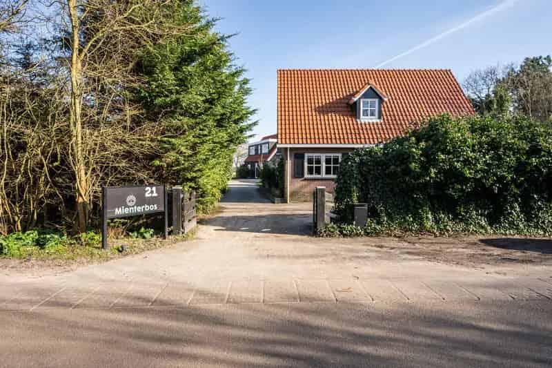 Vrijstaand Woonhuis met 2 Recreatievilla's en Tiny House Texel
