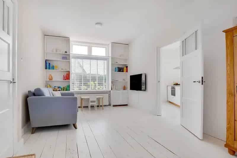 Huis te koop Hilversum: Sfeervolle hoekwoning met tuin en schuur
