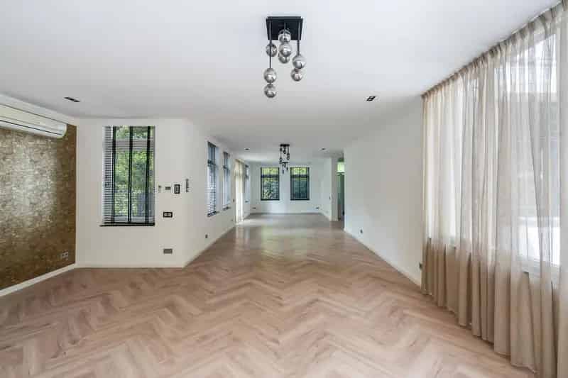 Luxe Vrijstaande Woning met Kantoor aan Huis