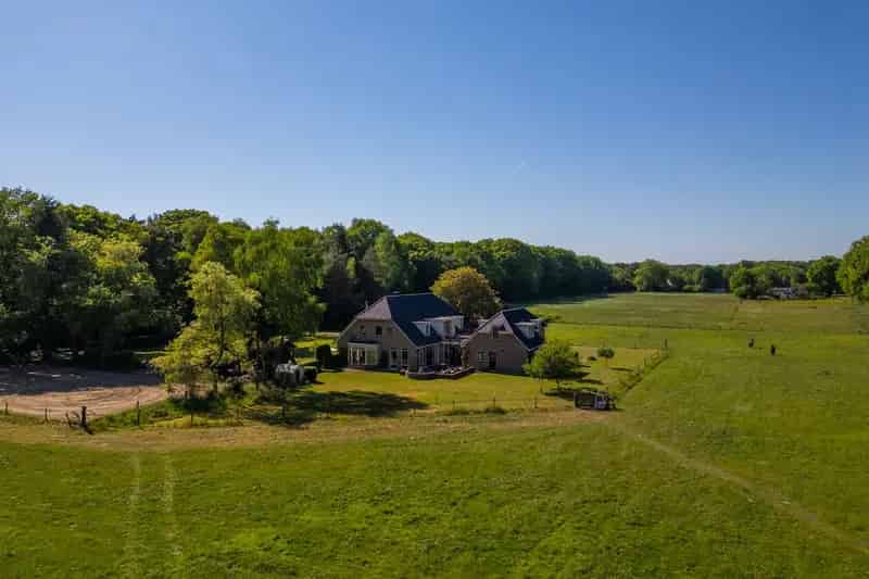 Landhuis De 4 Mooiste te koop: 5 slaapkamers, paardenstallen, 4 hectare