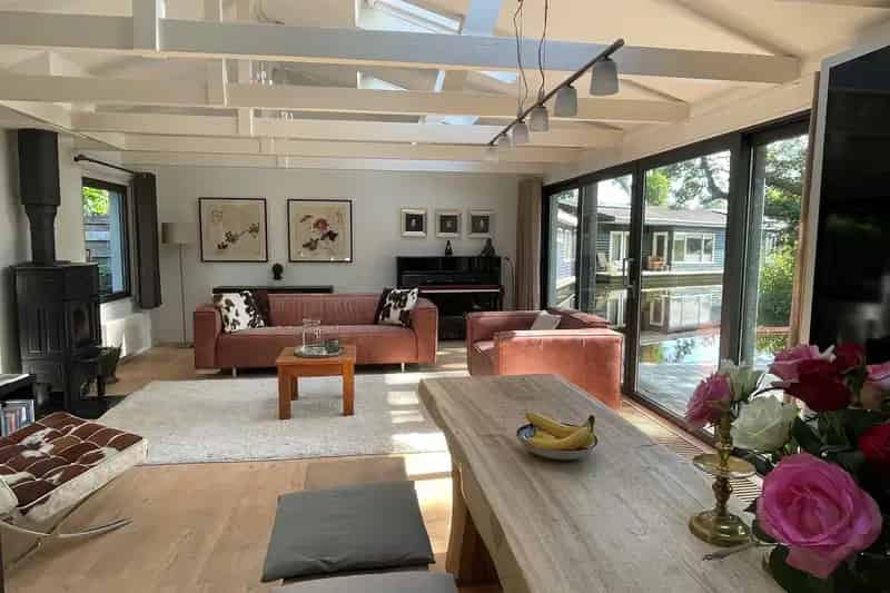 Woonark te koop Nigtevecht: Moderne Ark aan de Vecht