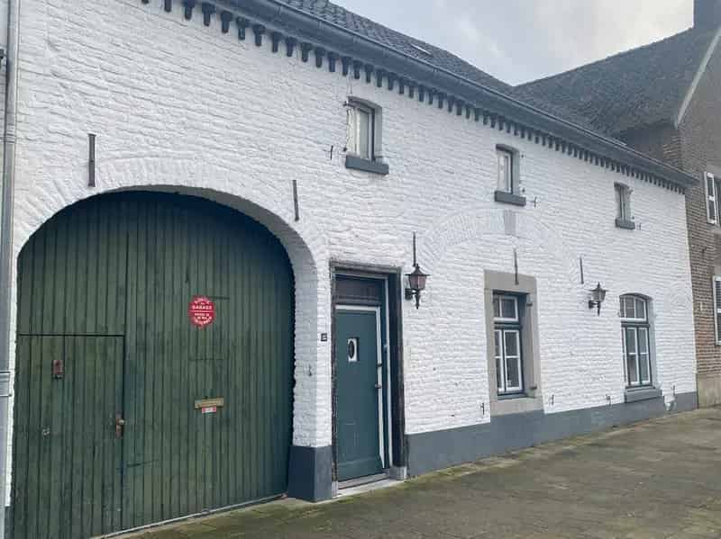 Monumentaal Boerenhuis Brunssum Karakteristieke Details Ruime Tuin