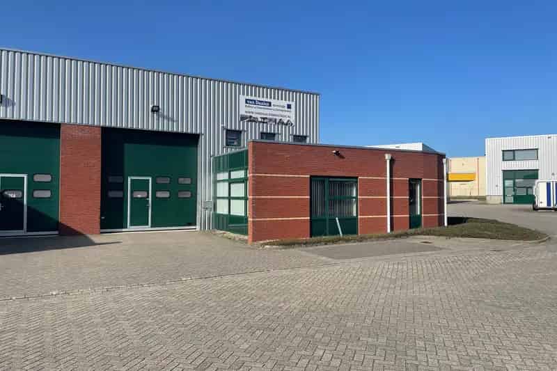 Bedrijfshal te huur Oldenzaal 370m² Kantoor 125m²
