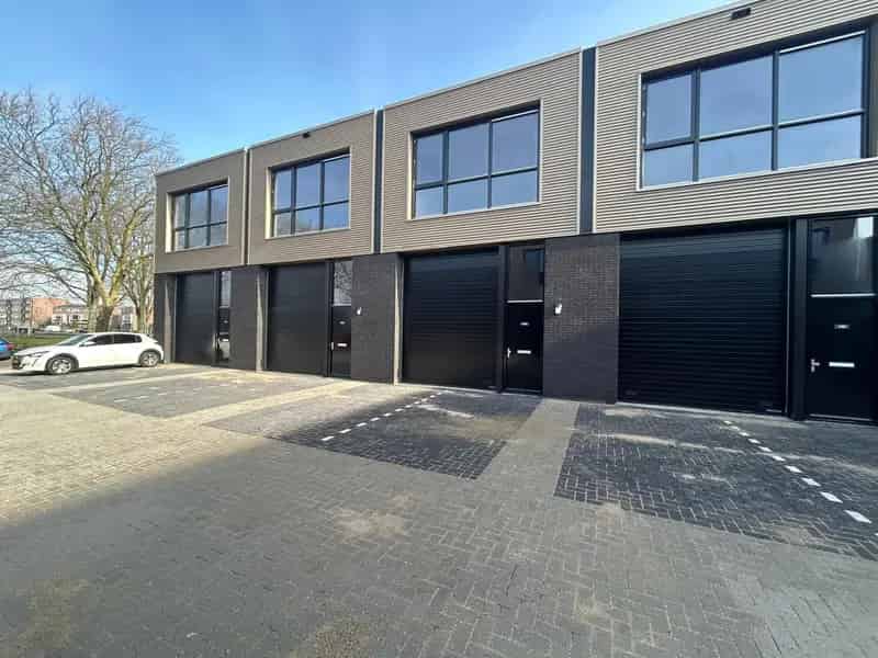 Bedrijfshal te Huur Vlaardingen 106m²