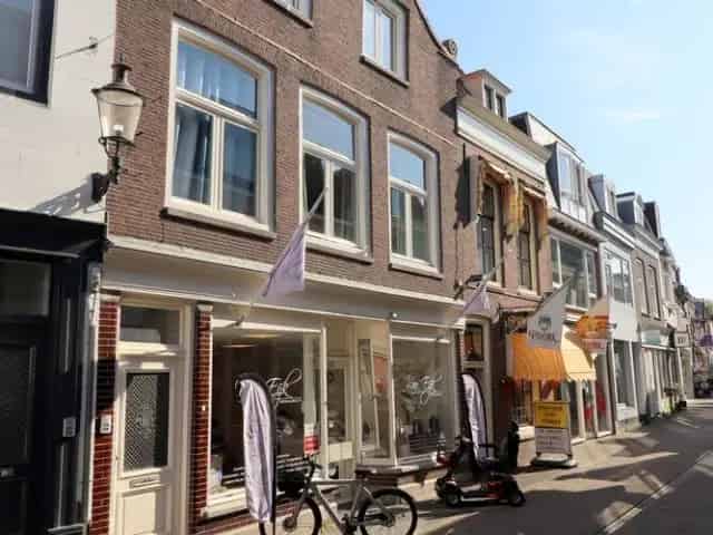 Bovenwoning te huur Weesp Centrum 2 kamers per 1 juni